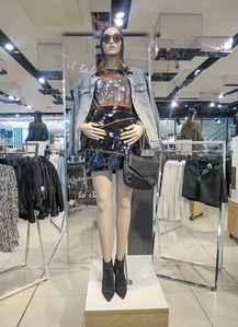 時尚穿搭指南 精選女裝品牌與零售新風(fēng)尚